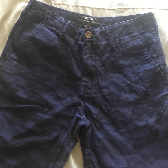 Mens Oakley shorts size 30 army blue black pattern - Picture 1 of 4
